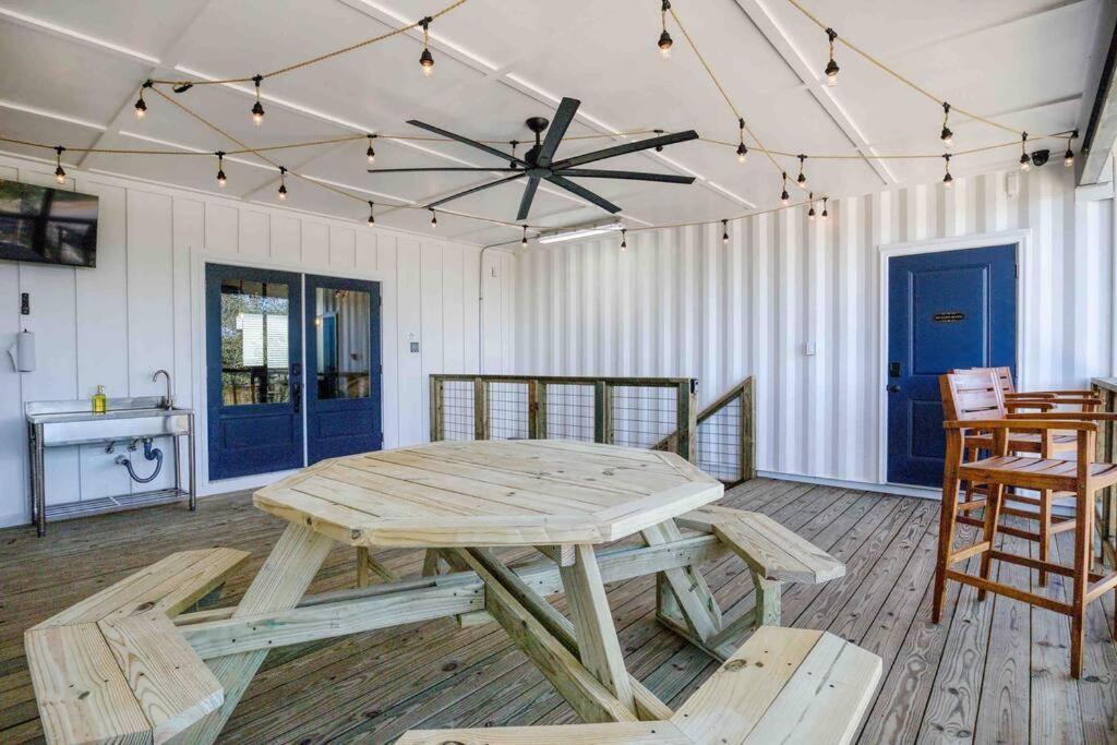St Bernard Camp Conex Hopedale, Laヴィラ エクステリア 写真